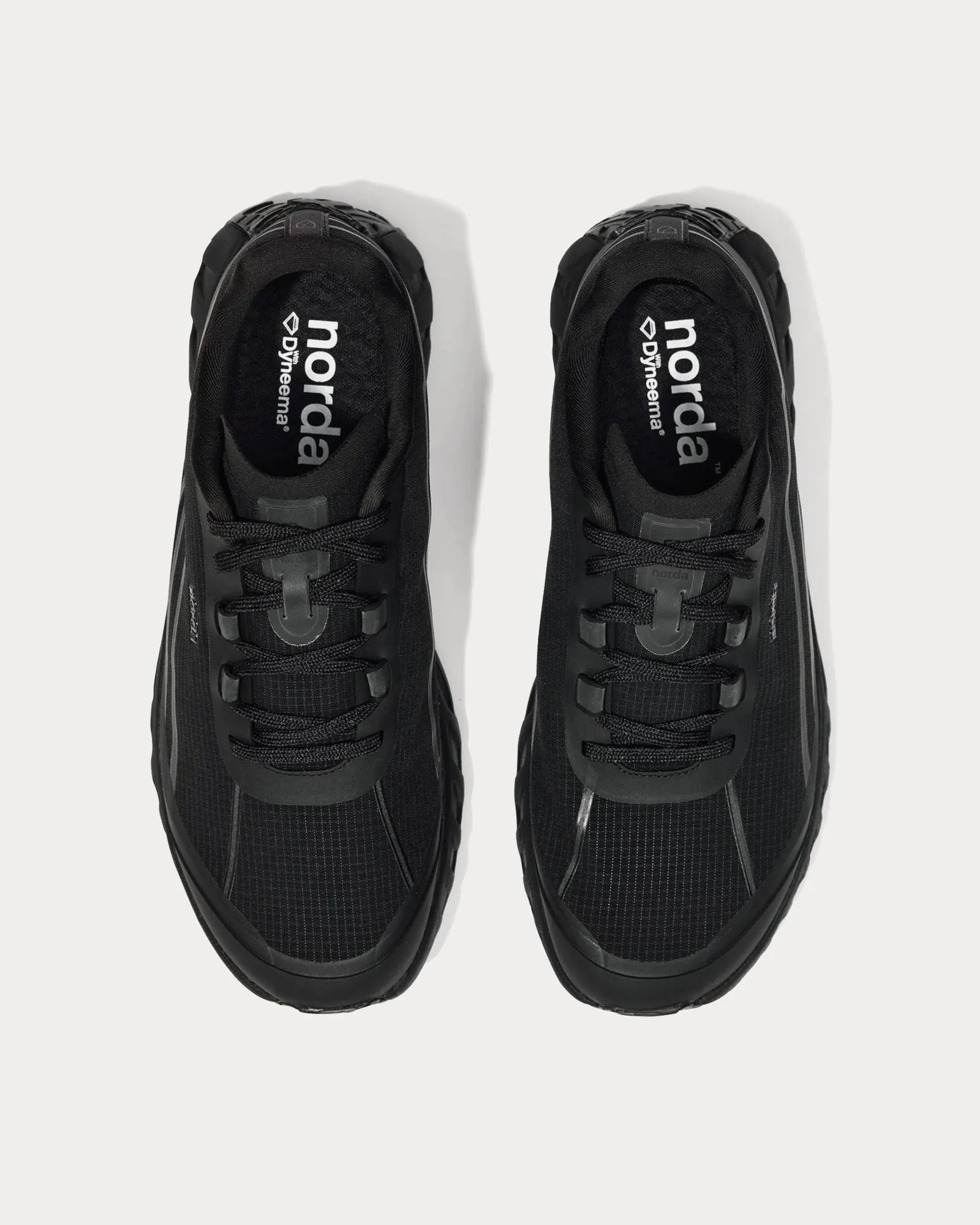 002 M Stealth Black Running Shoes
