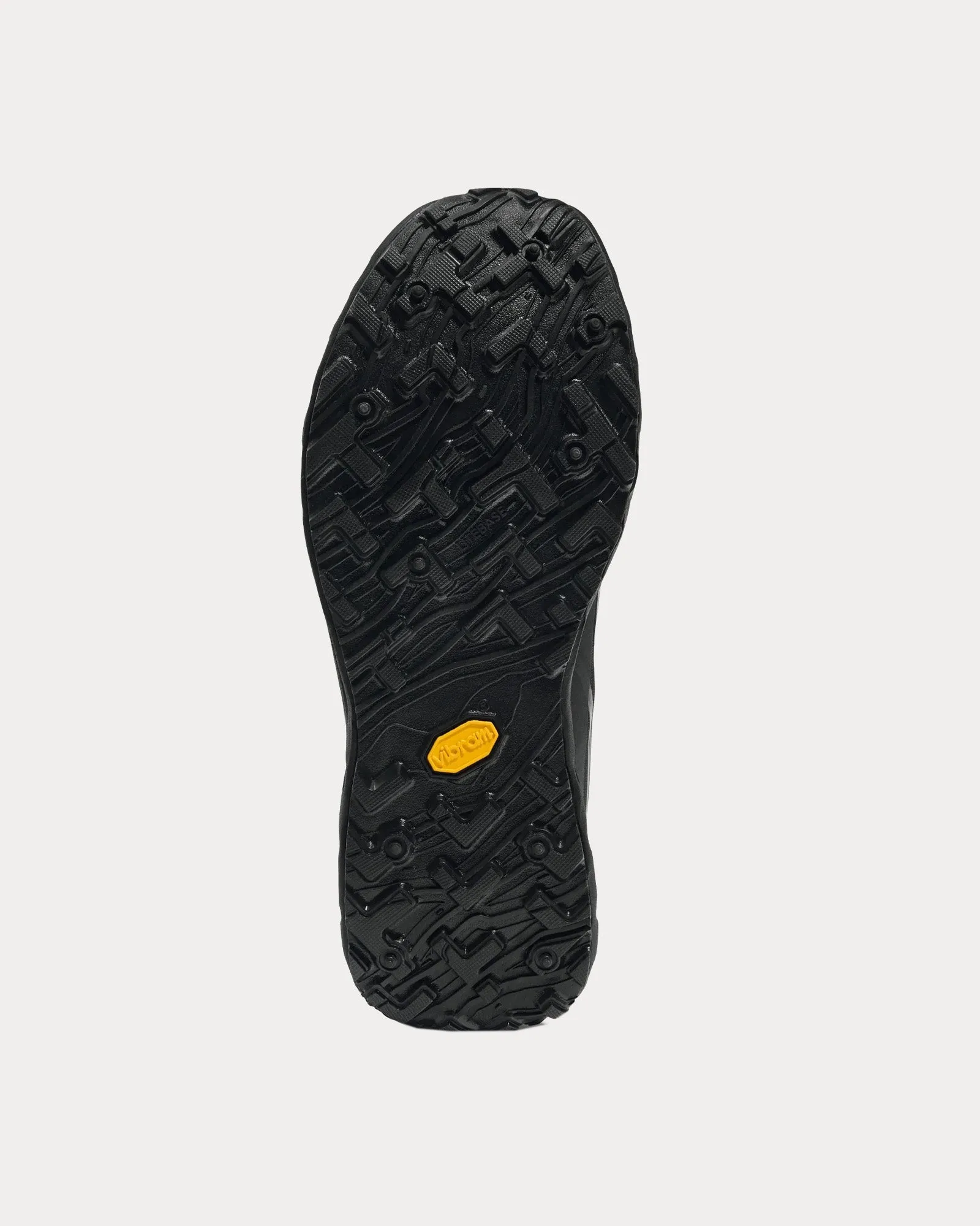 002 M Stealth Black Running Shoes
