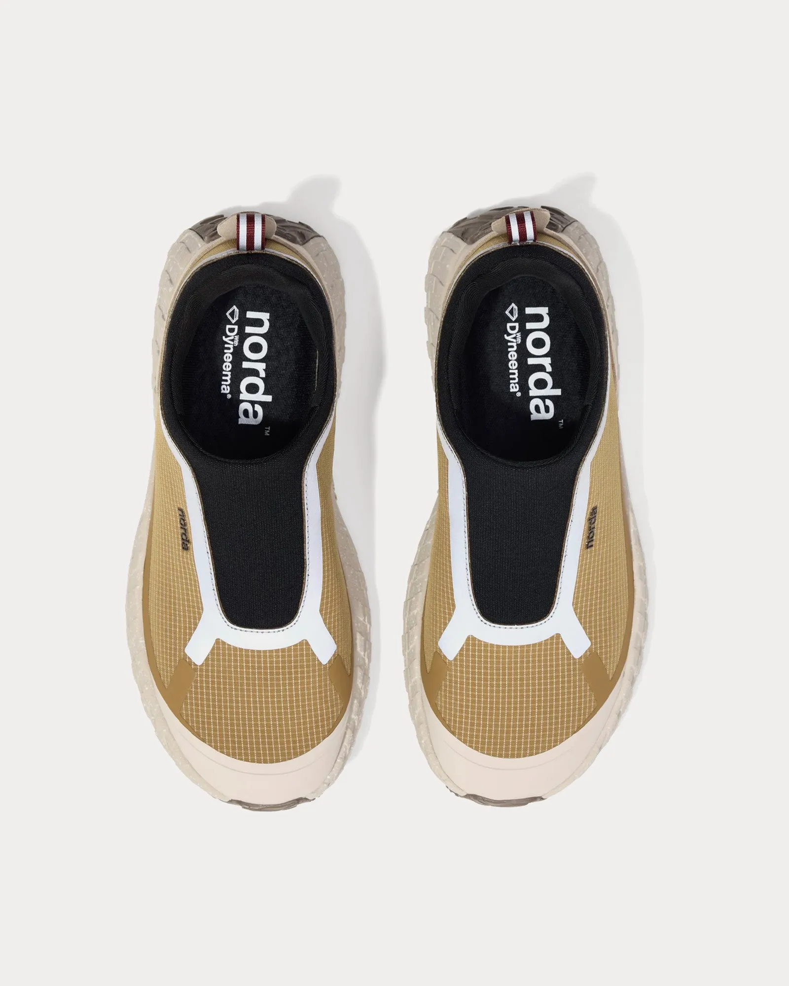 003 G  M Maple Running Shoes