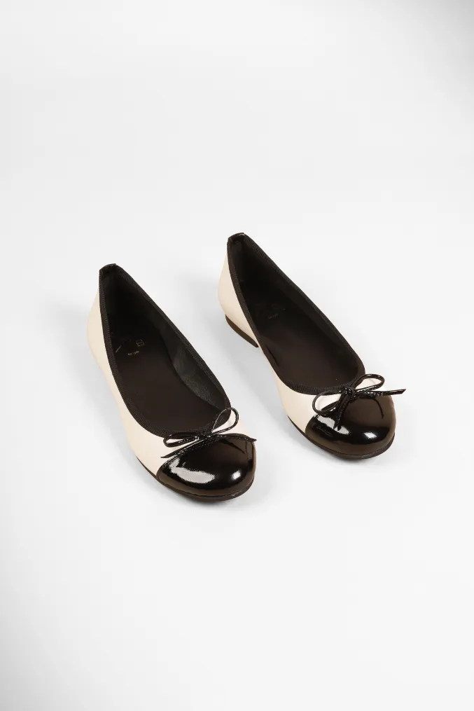 CARA BLACK AND WHITE - Two-Tone Leather Ballerinas