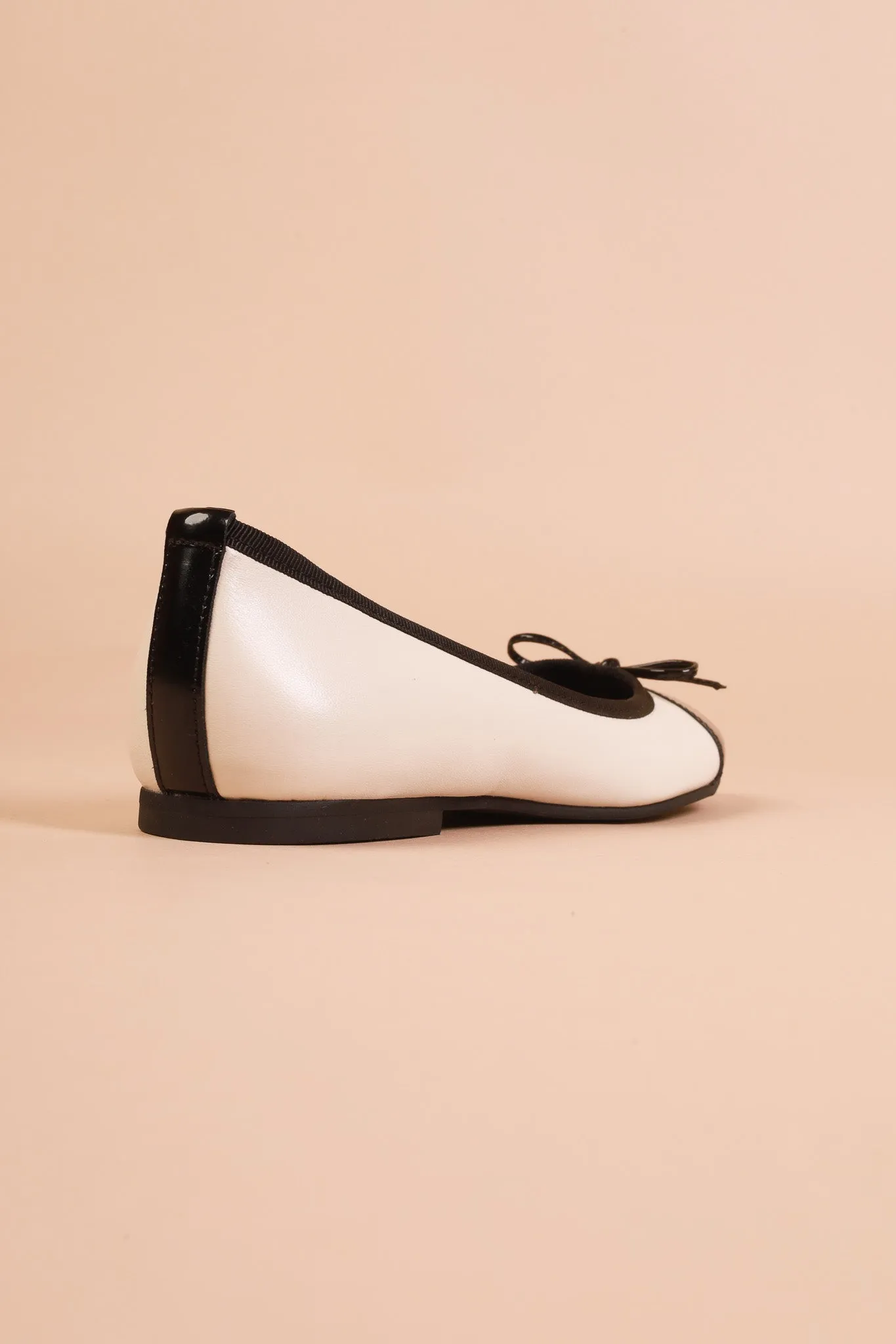 CARA BLACK AND WHITE - Two-Tone Leather Ballerinas