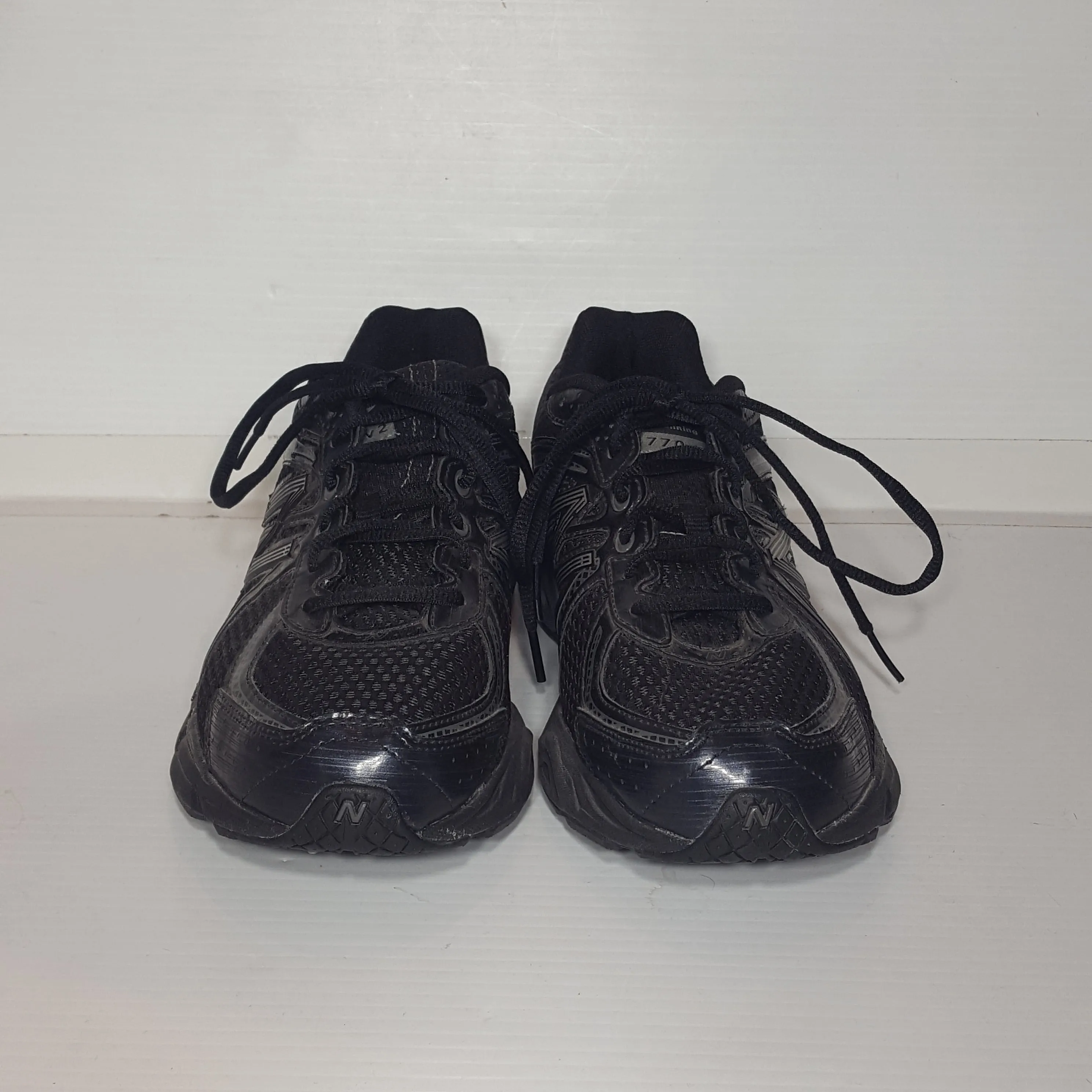 New Balance Mens Running Shoes - Size 10 - Pre-owned - 1T247C