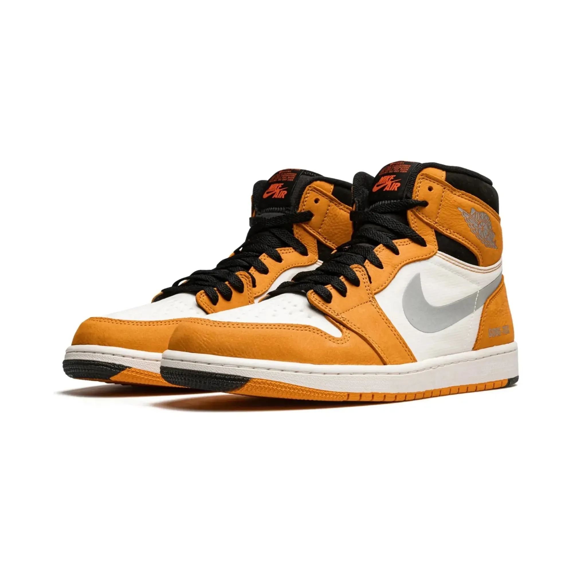 Nike Air Jordan 1 High "Gore-Tex Light Curry"