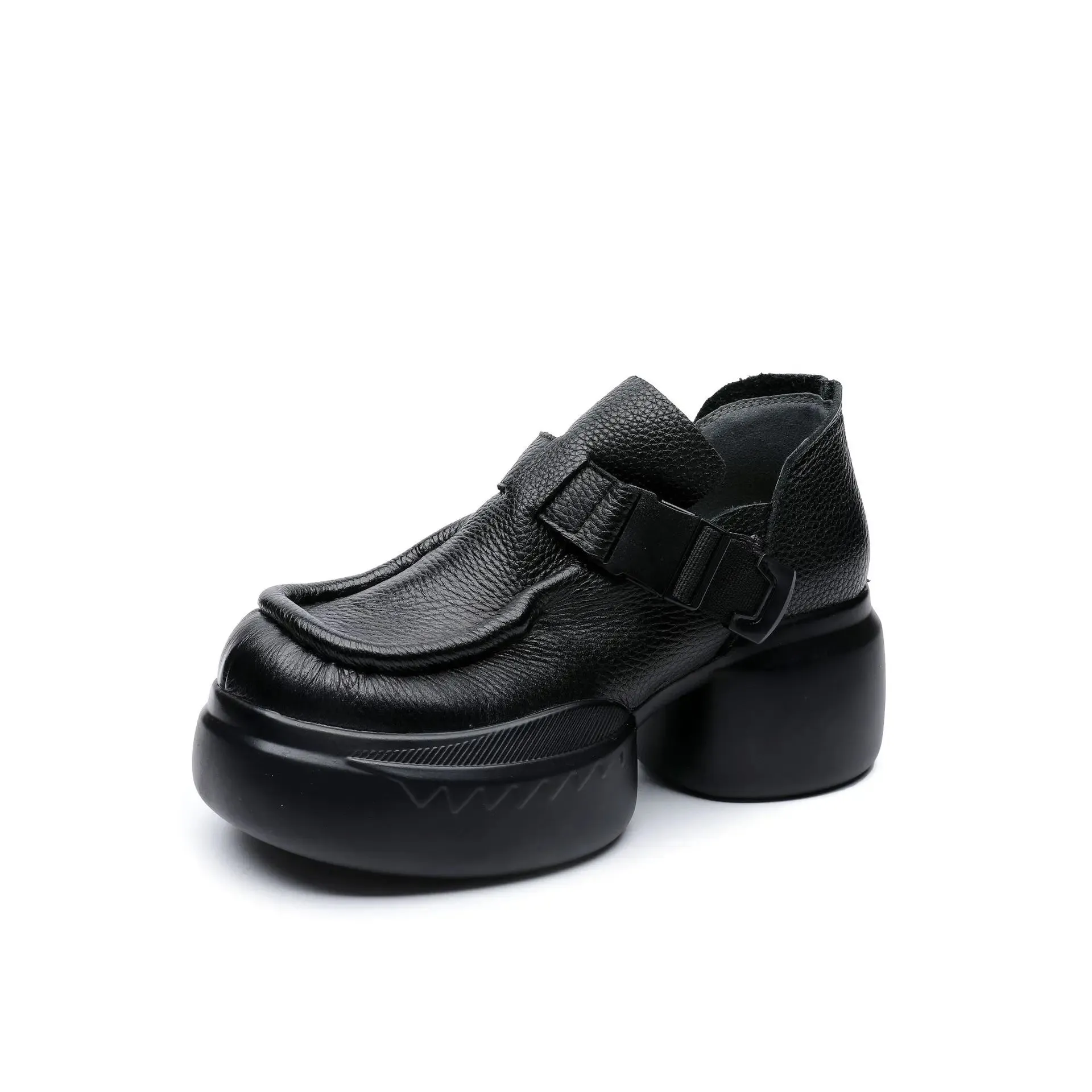 Round Toe Ethnic Leather Loafers