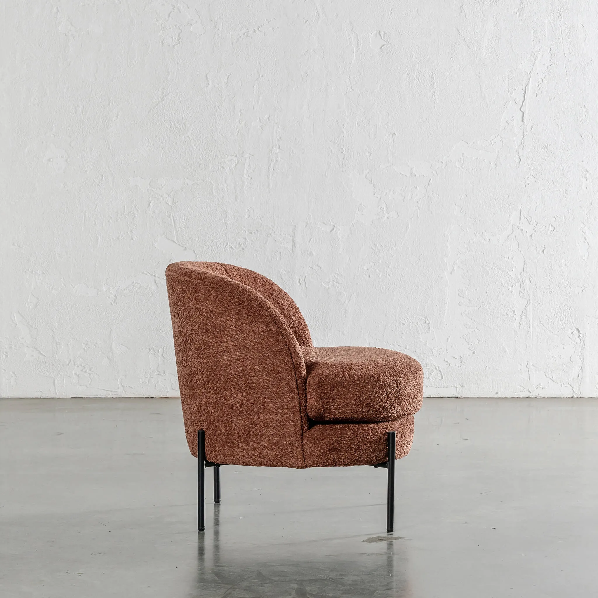 SEVILLA MODERNA TUB CHAIR  |  CARMEN RUST BOUCLE