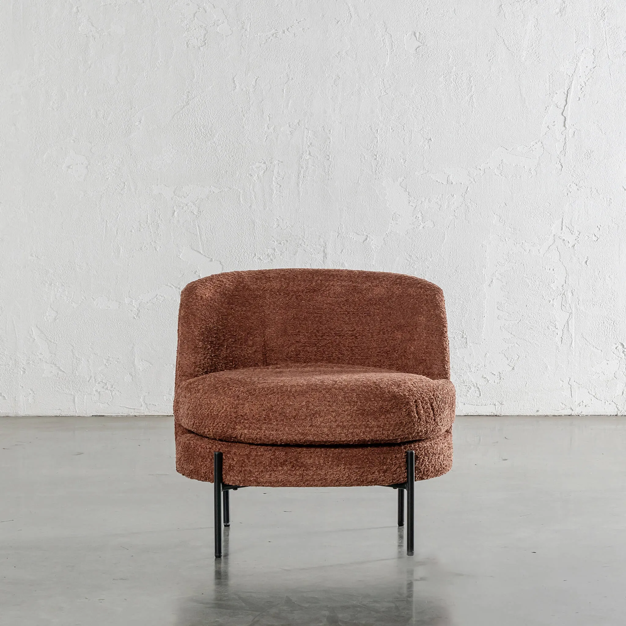 SEVILLA MODERNA TUB CHAIR  |  CARMEN RUST BOUCLE